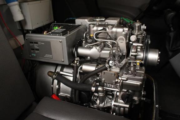 v8发动机油耗多少（v8发动机大概多少油耗）