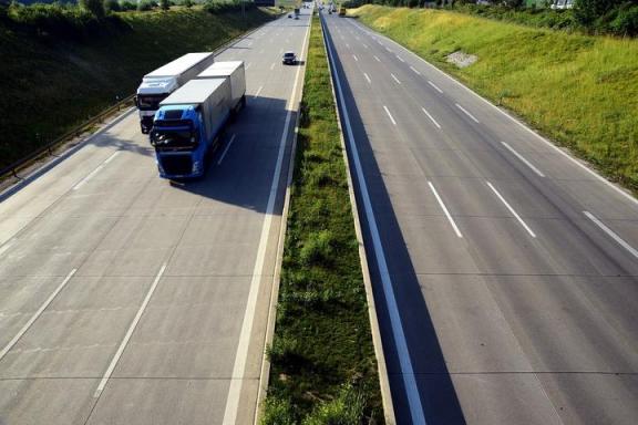 高速路限速120最多可以跑多少？