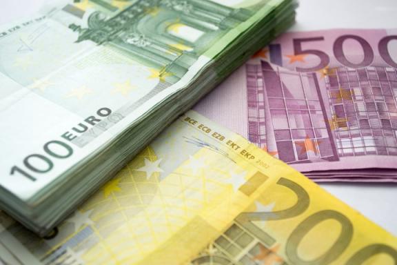 特斯拉或降到25万视频（国产特斯拉降至25万视频）